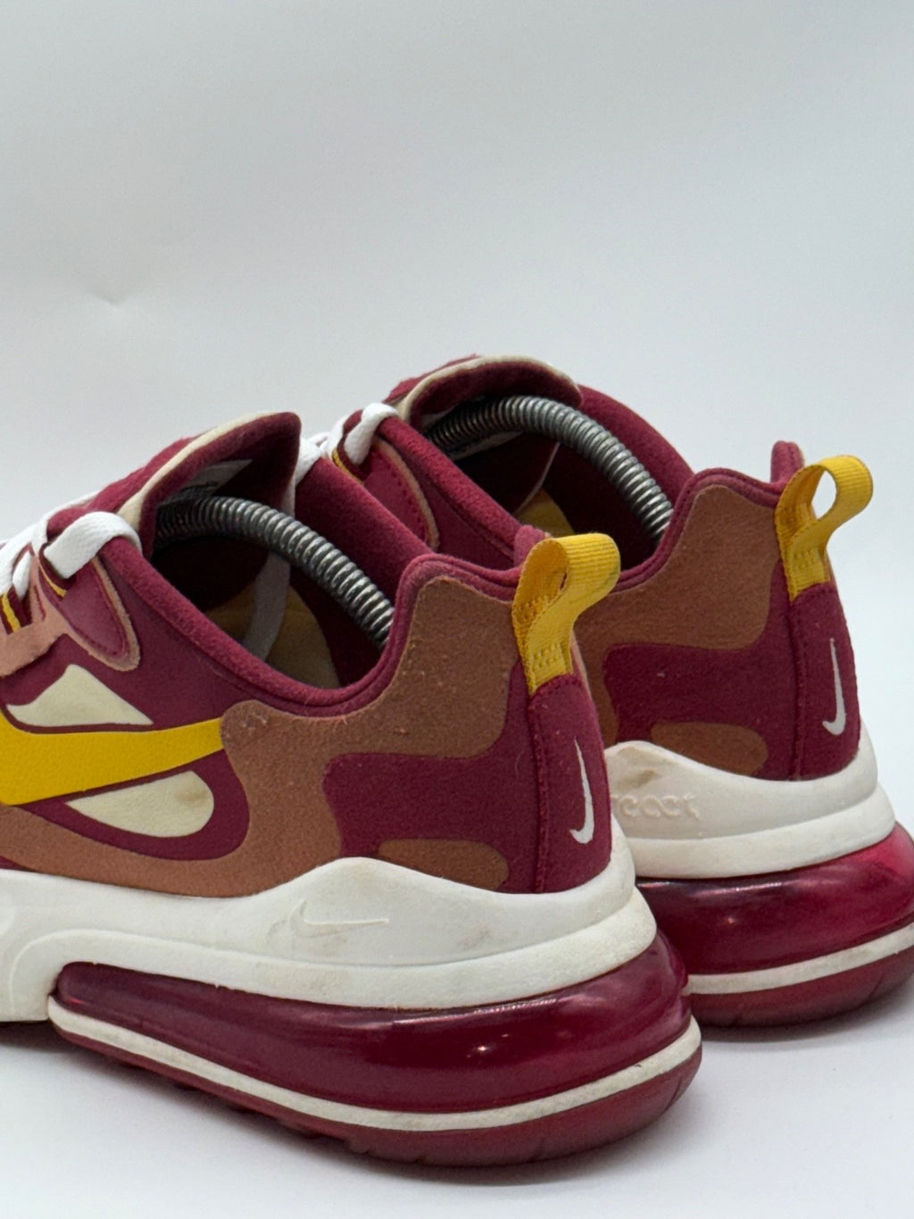 Nike Air Max 270 React Noble Red x Dusty Peach Trainers Men’s UK 9 (AO4971-601)