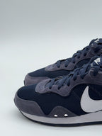 (2022) Nike Venture Runner Navy Blue White Retro Trainers Men’s UK 7.5