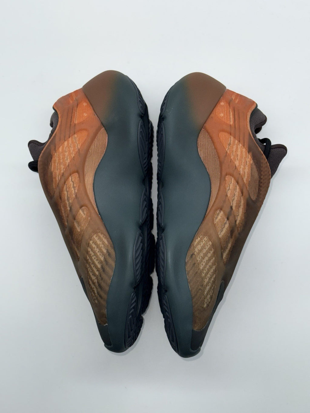 Adidas Yeezy Boost 700 V3 Copper Fade Size UK 6 Brand New Unworn GY4109