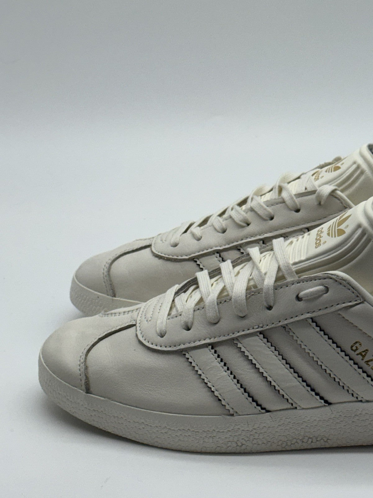 Adidas Gazelle 'Off White x Black' (2023) – UK 7.5