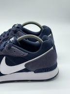 (2022) Nike Venture Runner Navy Blue White Retro Trainers Men’s UK 7.5