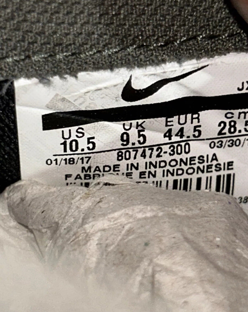 Men’s Nike Classic Cortez Nylon Cargo Khaki & White Size UK 9.5 (807472-300)