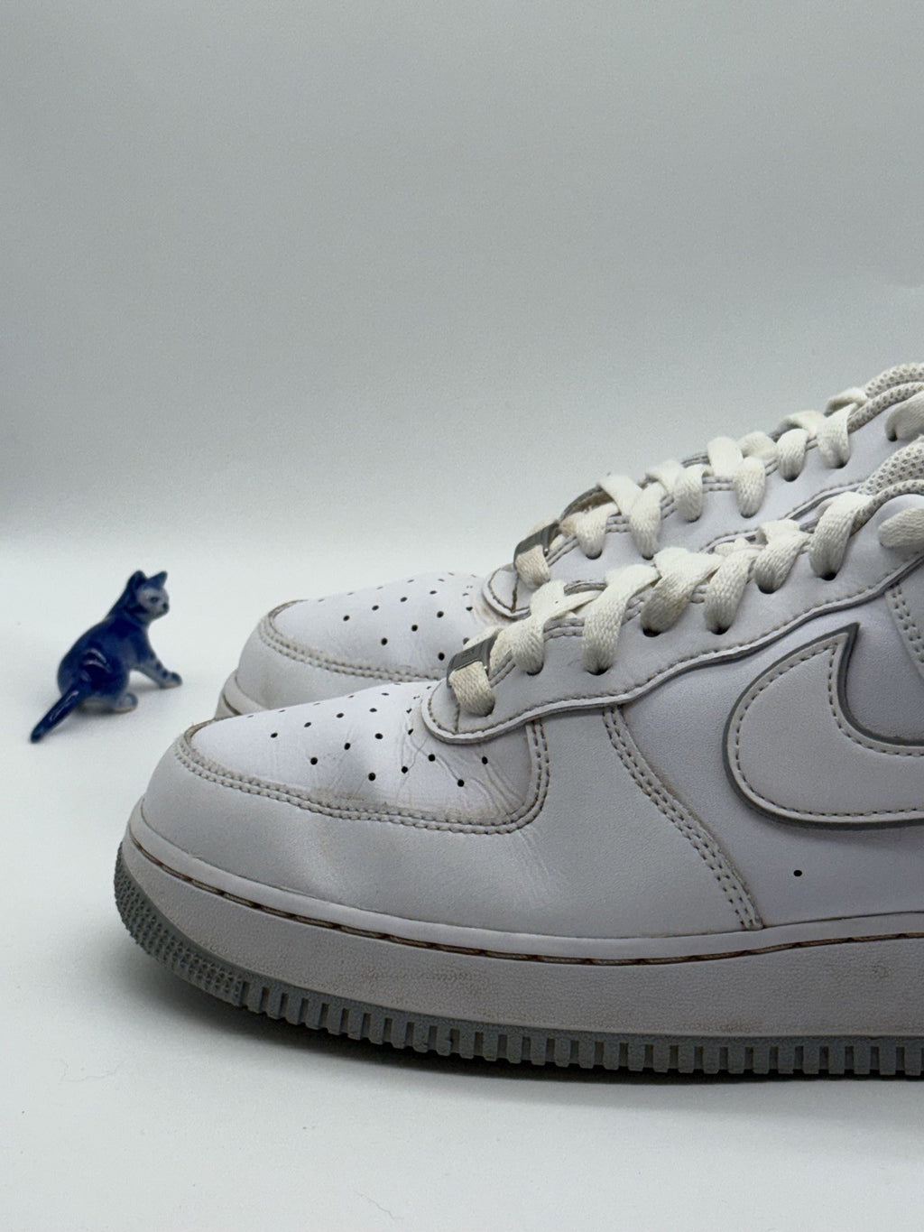 Nike Air Force 1 '07 Low White Wolf Grey Sole Size UK 10.5 (DV0788-100)