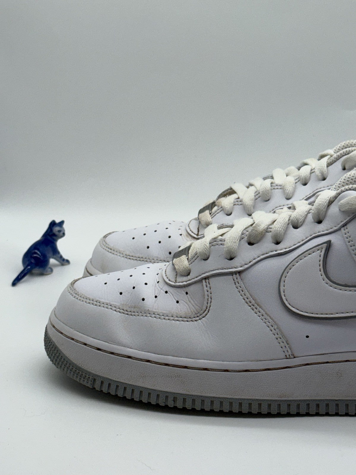 Nike Air Force 1 '07 Low White Wolf Grey Sole Size UK 10.5 (DV0788-100)