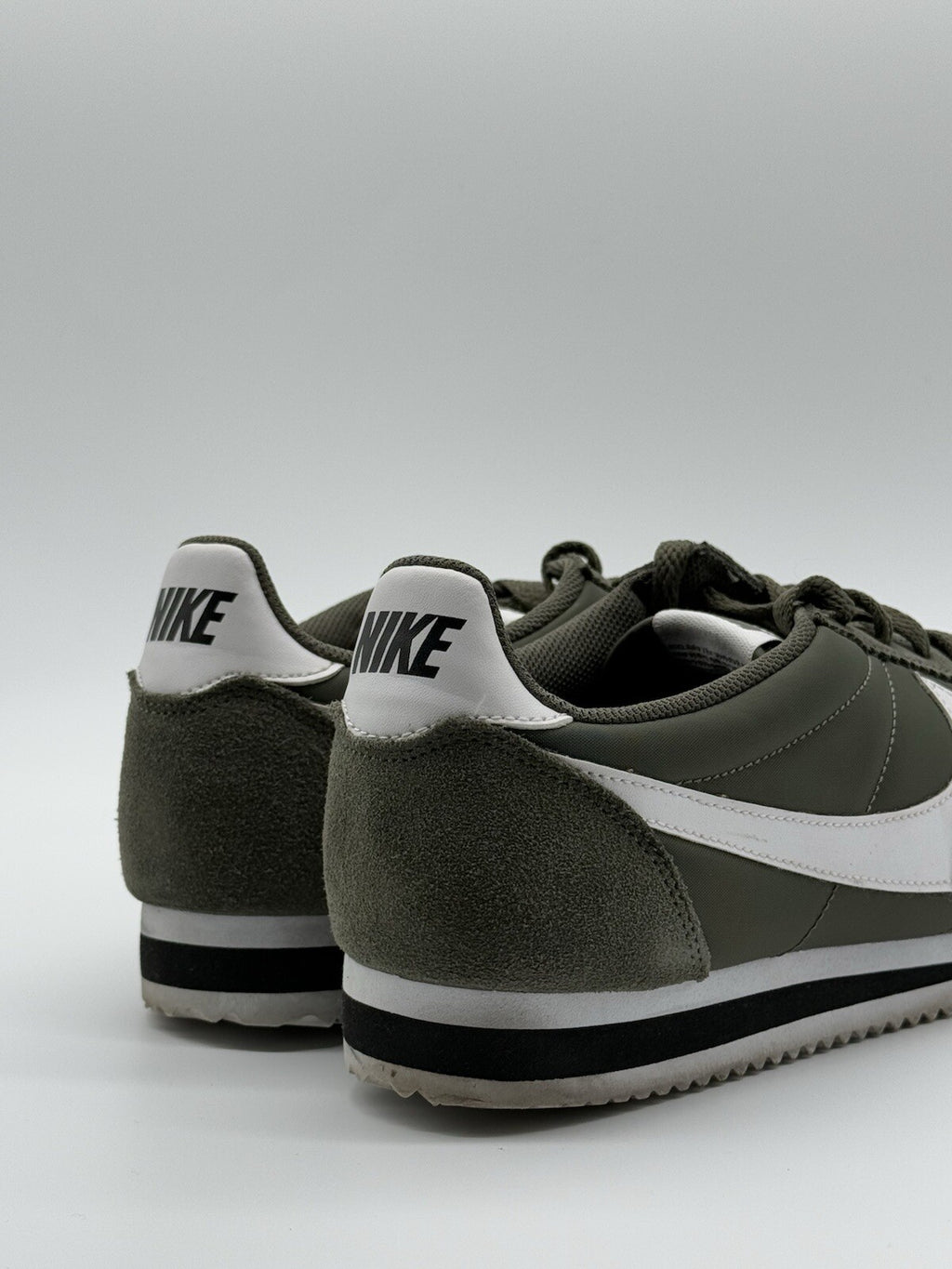 Men’s Nike Classic Cortez Nylon Cargo Khaki & White Size UK 9.5 (807472-300)