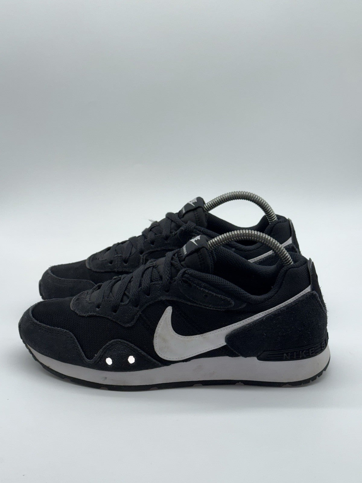 (2021) Nike Venture Runner Black White Suede Retro Trainers UK 7
