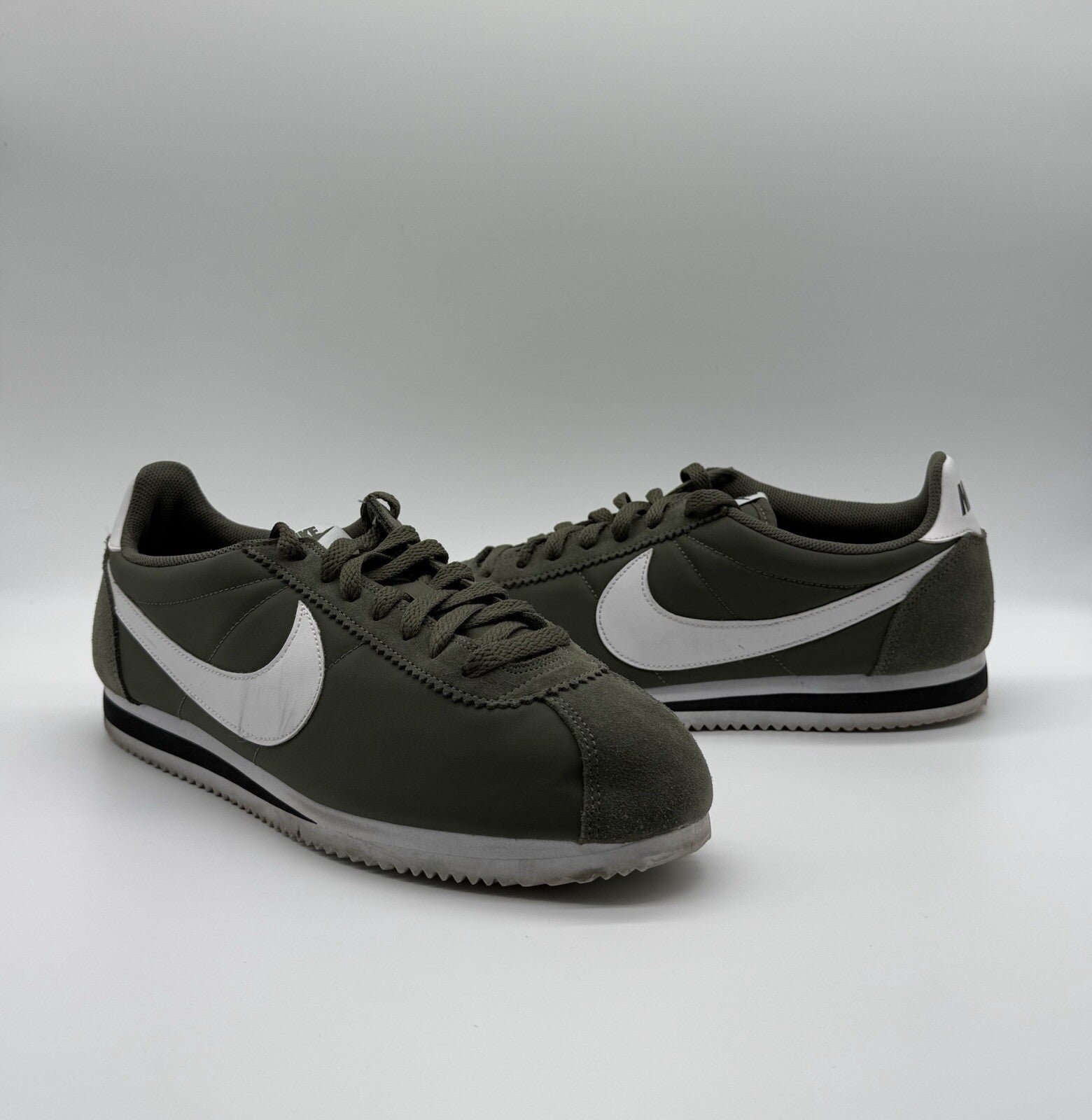 Men’s Nike Classic Cortez Nylon Cargo Khaki & White Size UK 9.5 (807472-300)