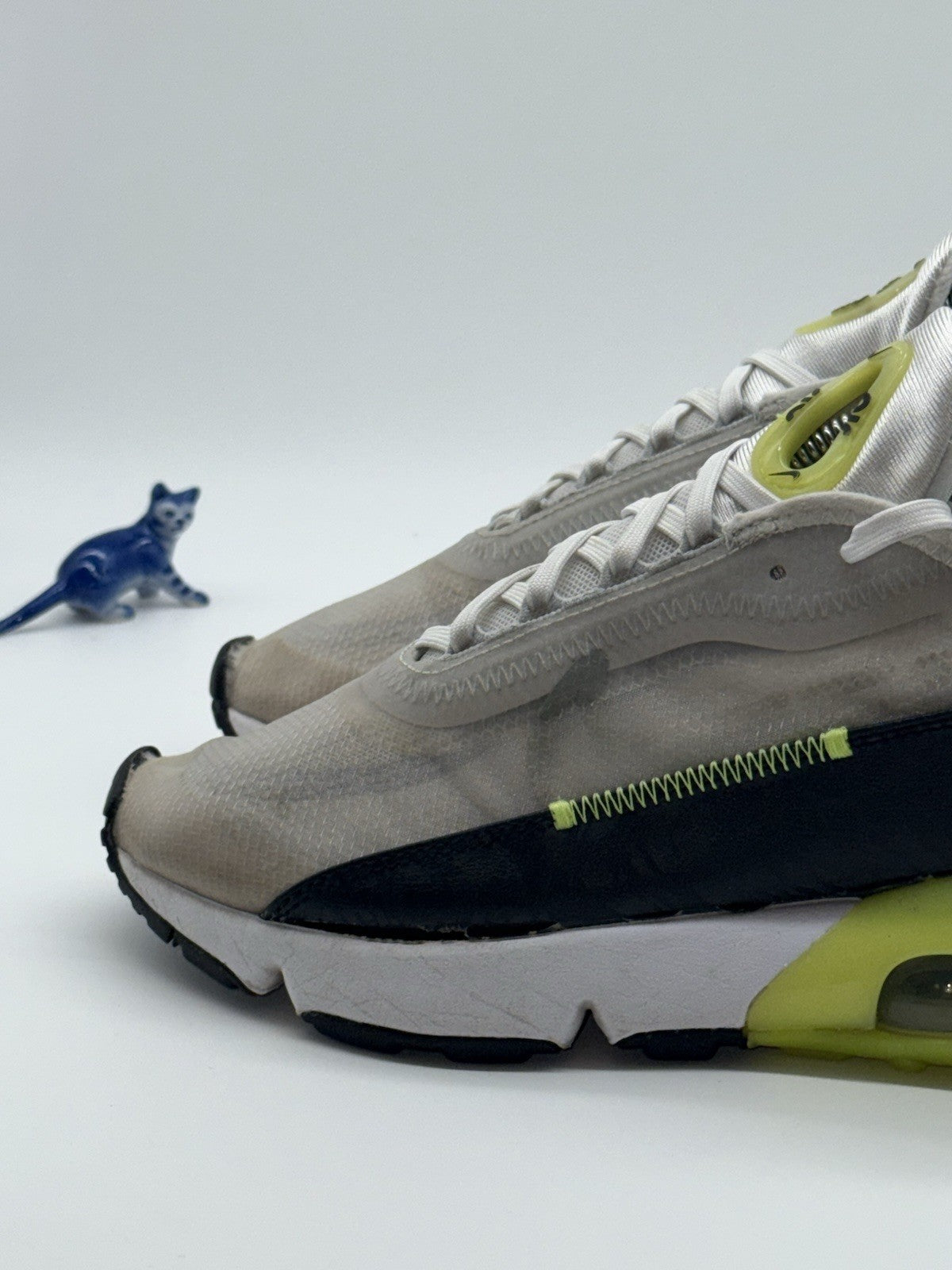 Nike Air Max 2090 White Volt Neon Green Cool Grey UK 6 (CZ7555-100)