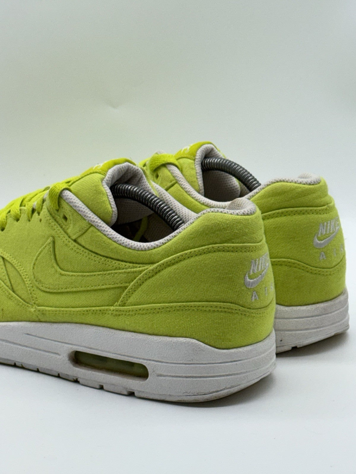 (2011) Nike Air Max 1 Cyber Trainers Size 10.5 Luminous Neon Green (308866-302)