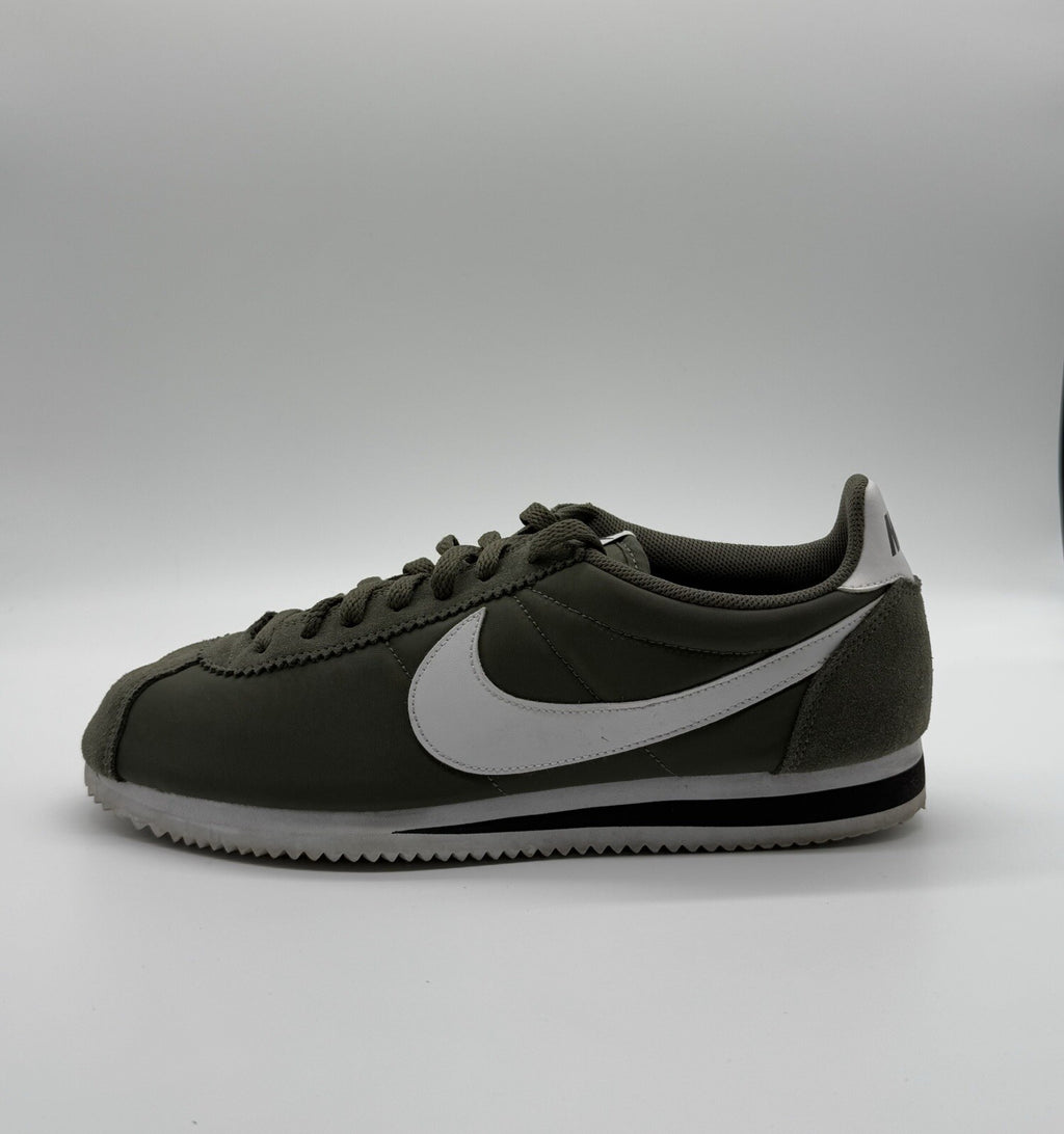 Men’s Nike Classic Cortez Nylon Cargo Khaki & White Size UK 9.5 (807472-300)