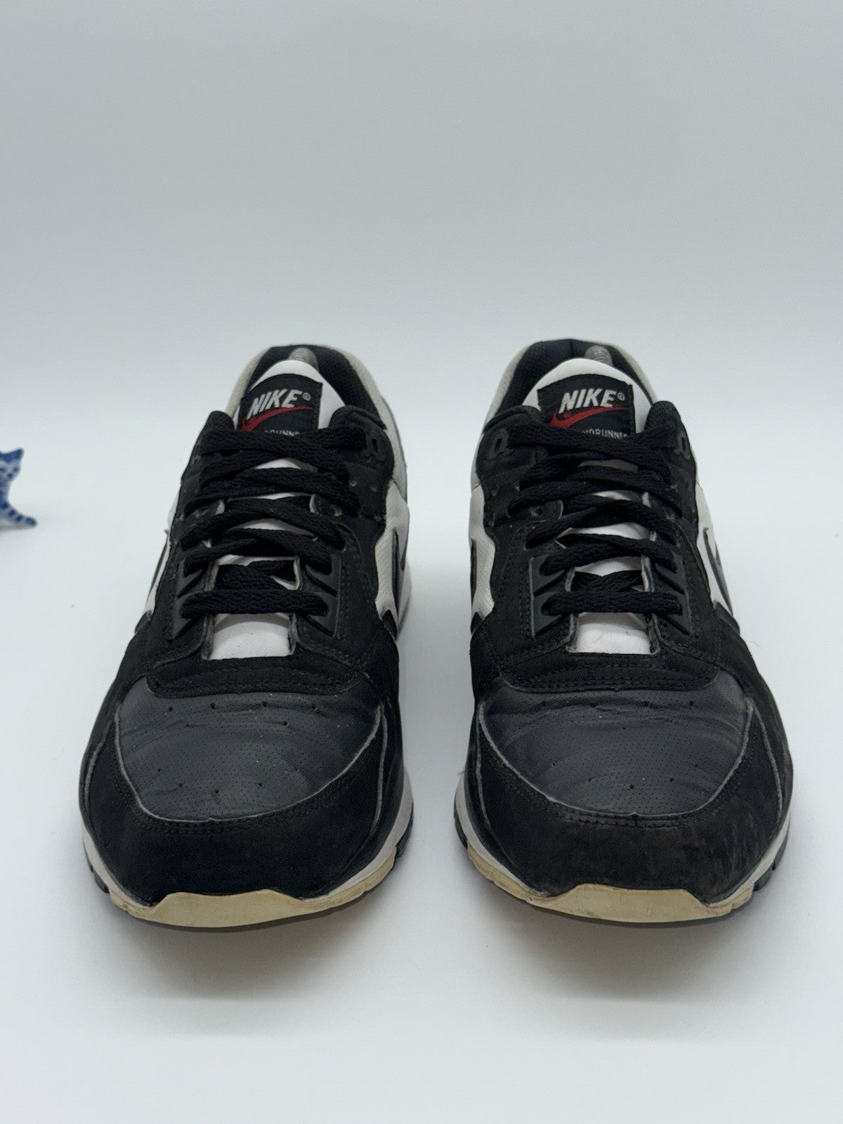 (2008) Men’s Nike Vintage Air Windrunner TR2 Retro Trainers Black & White UK 8
