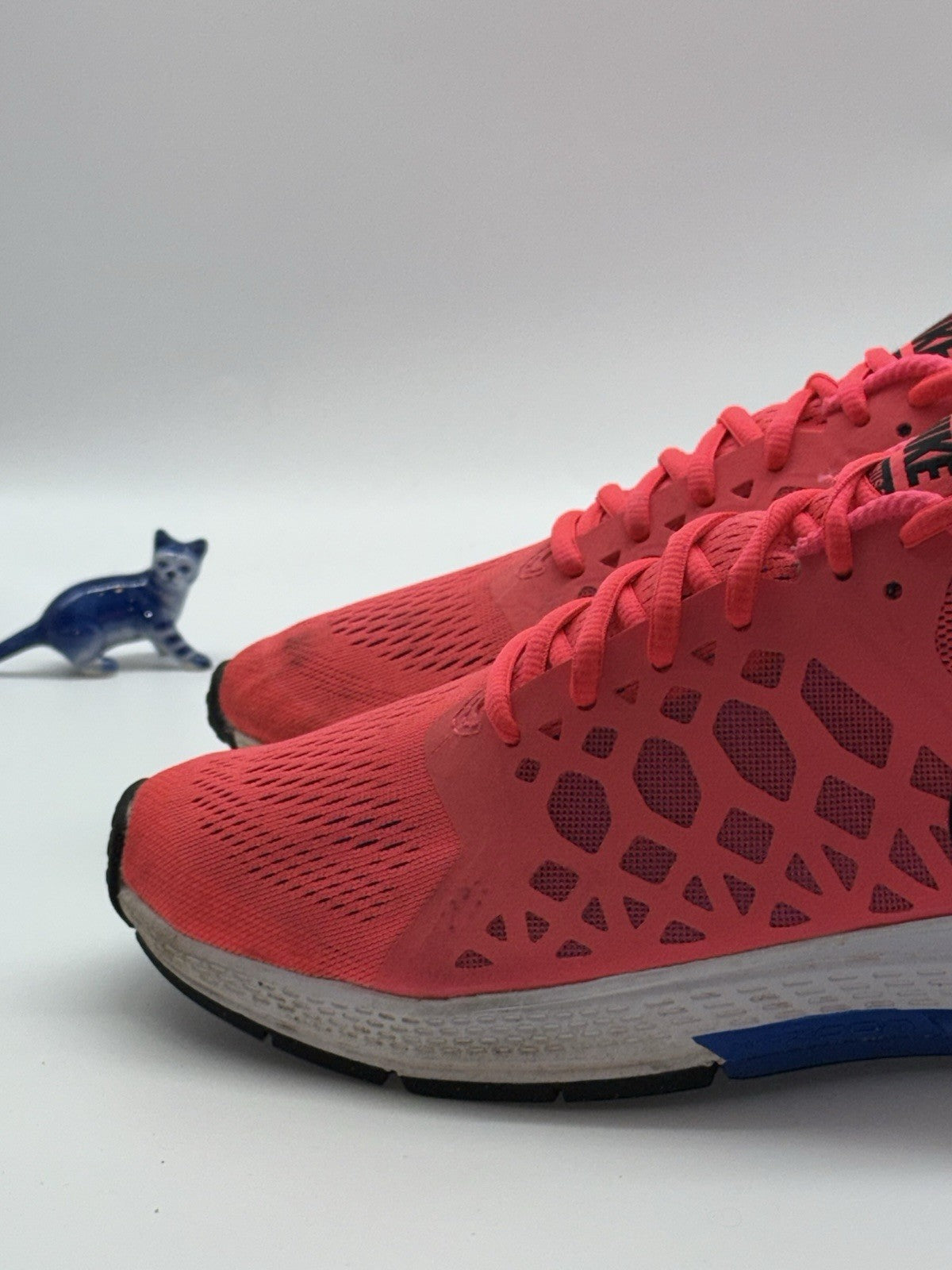 Nike Zoom Pegasus 31 - Hyper Punch/Black/Crimson Pink Trainers UK 8