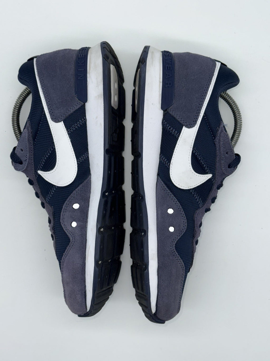 (2022) Nike Venture Runner Navy Blue White Retro Trainers Men’s UK 7.5