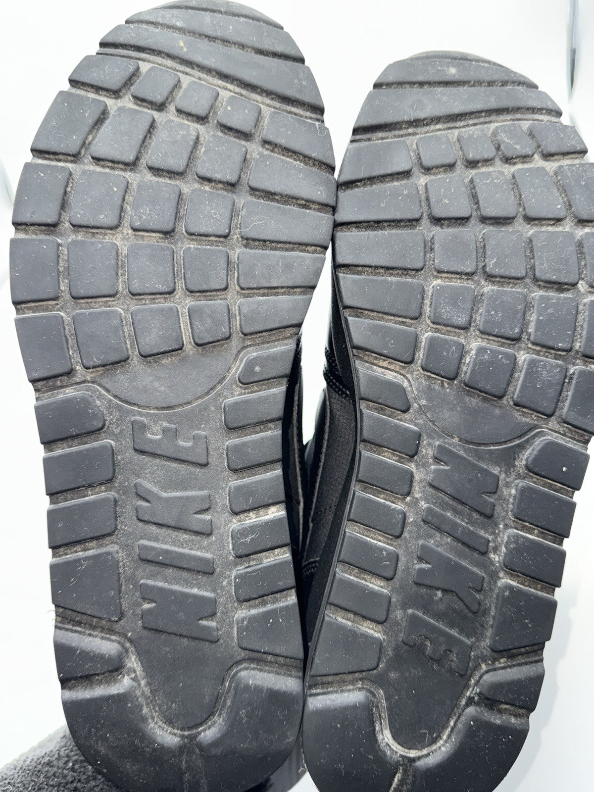 (2015) Nike Air Windrunner Retro Triple Black Trainers Men’s UK 9