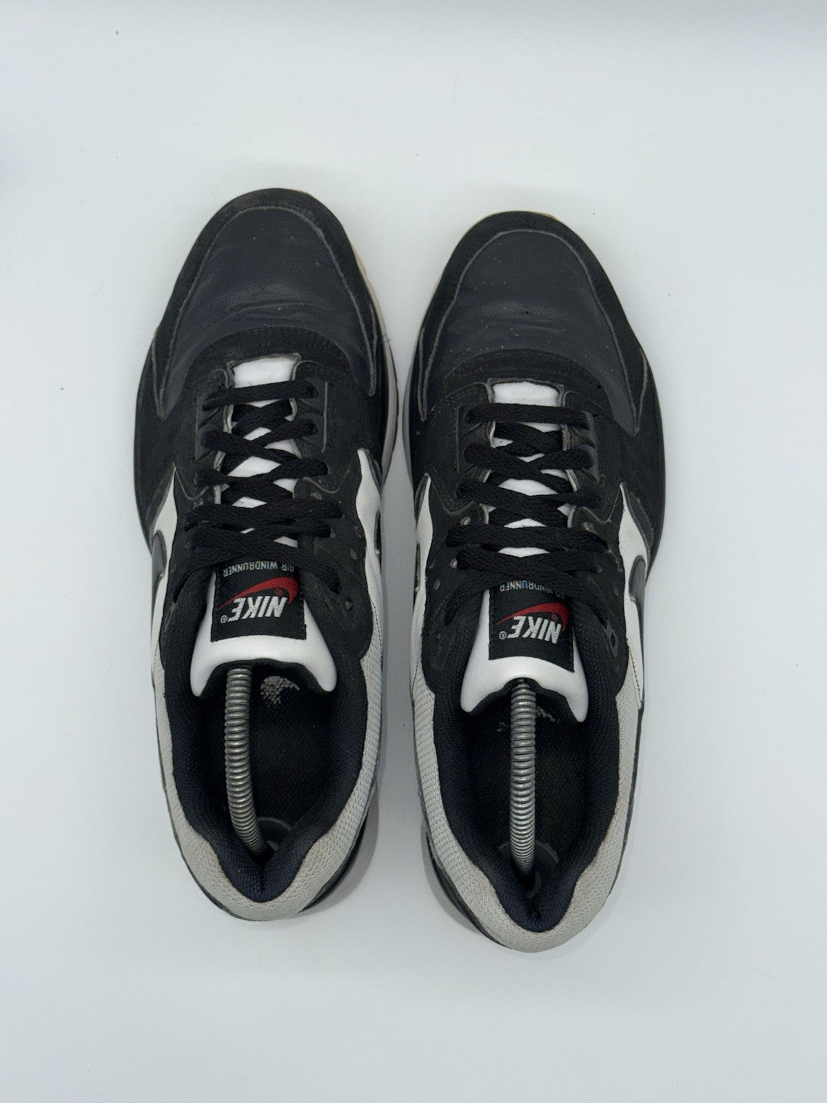 (2008) Men’s Nike Vintage Air Windrunner TR2 Retro Trainers Black & White UK 8