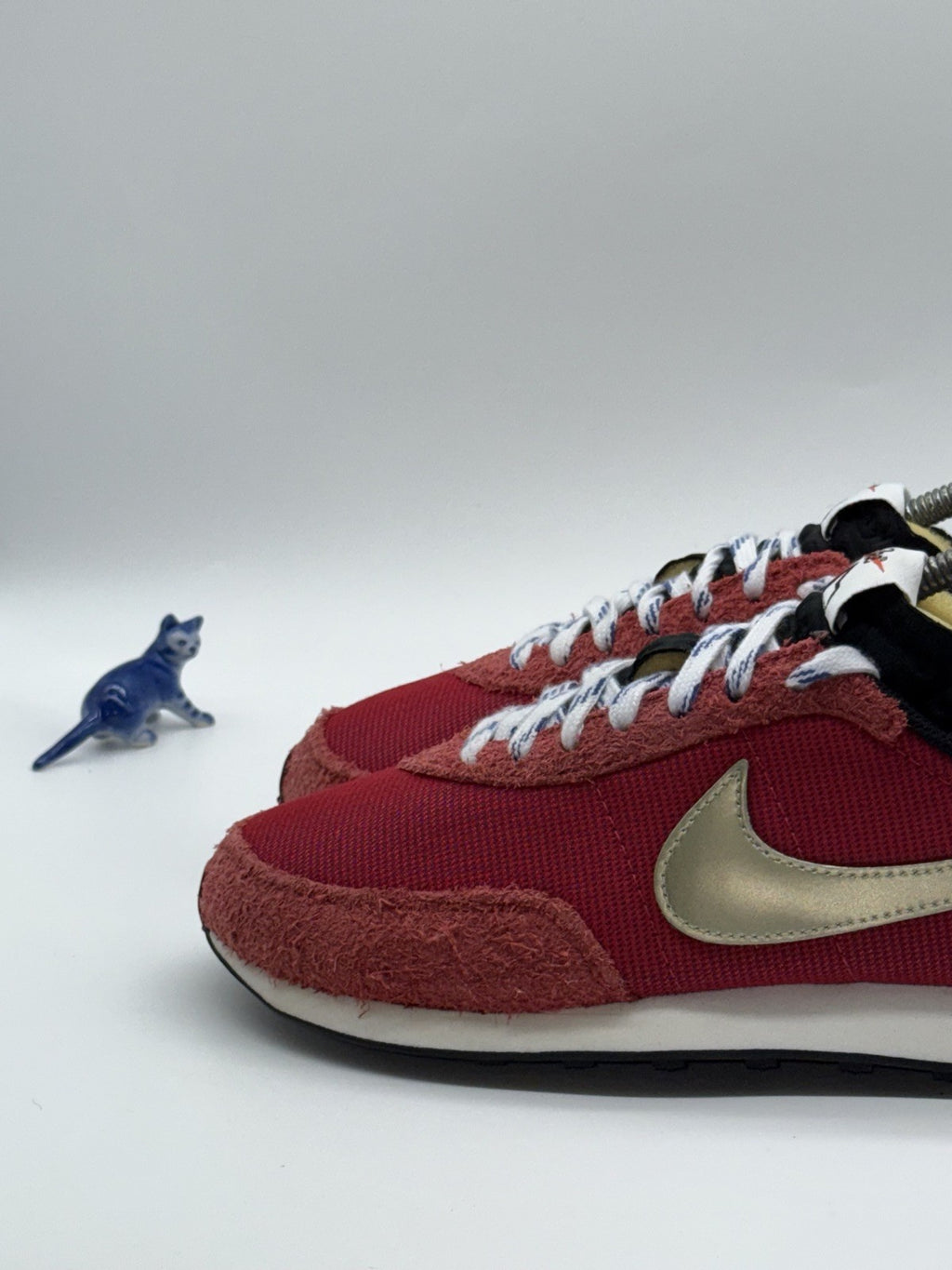 (2021) Nike Waffle Trainer 2 SD Gym Red Metallic Gold Star UK 7 (DC8865-600)