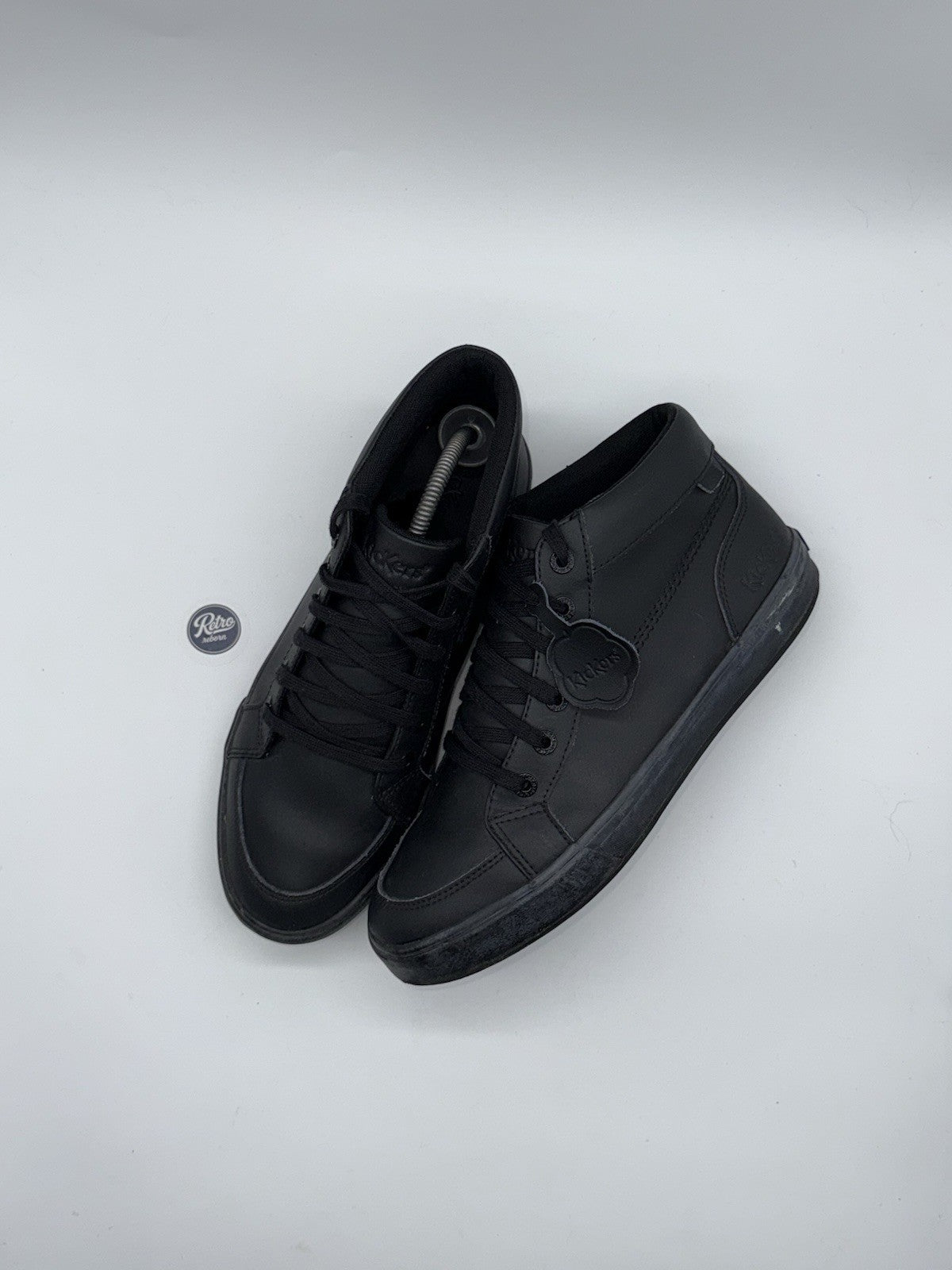 Kickers Tovni Hi black leather – UK 8