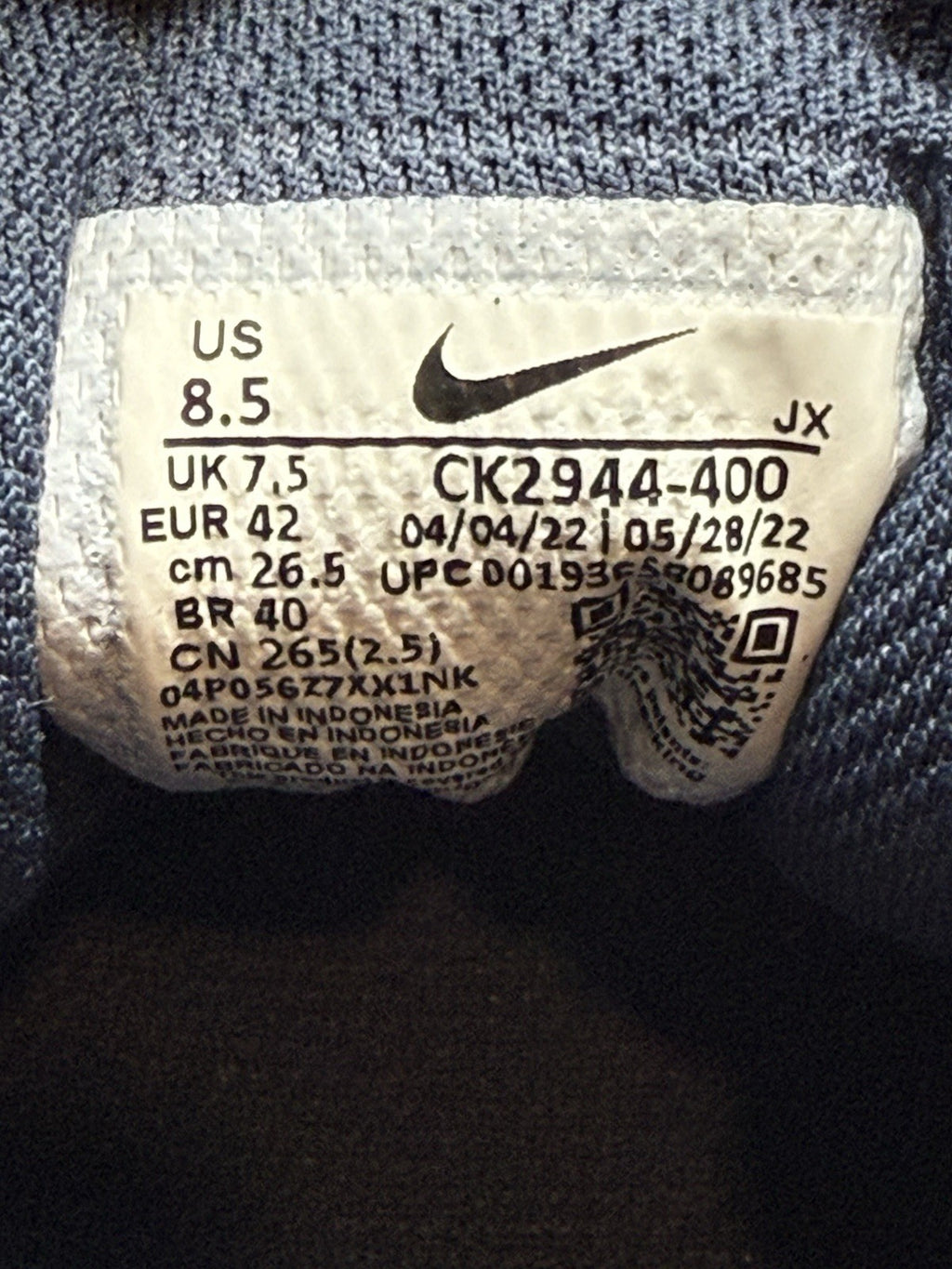 (2022) Nike Venture Runner Navy Blue White Retro Trainers Men’s UK 7.5