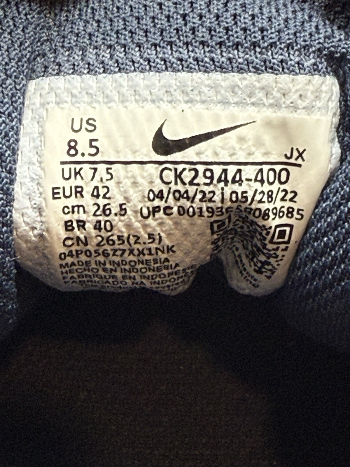 (2022) Nike Venture Runner Navy Blue White Retro Trainers Men’s UK 7.5