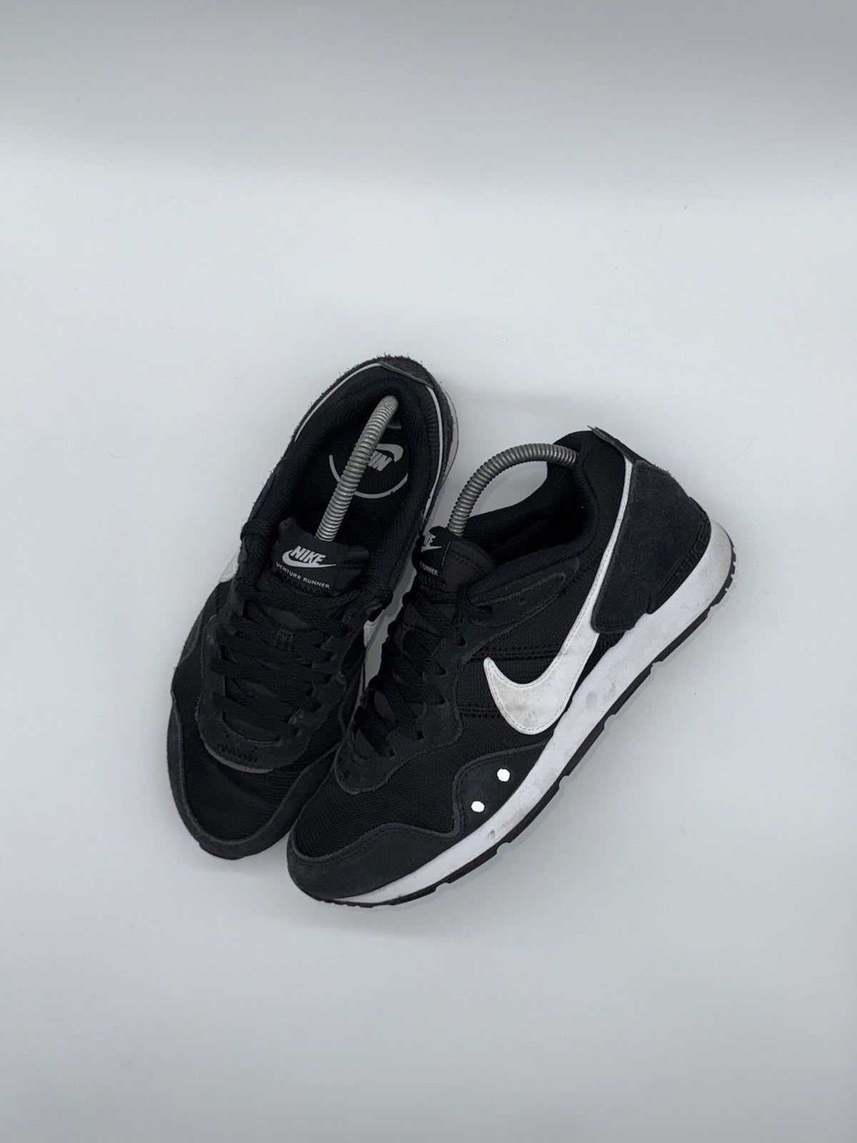 (2021) Nike Venture Runner Black White Suede Retro Trainers UK 7