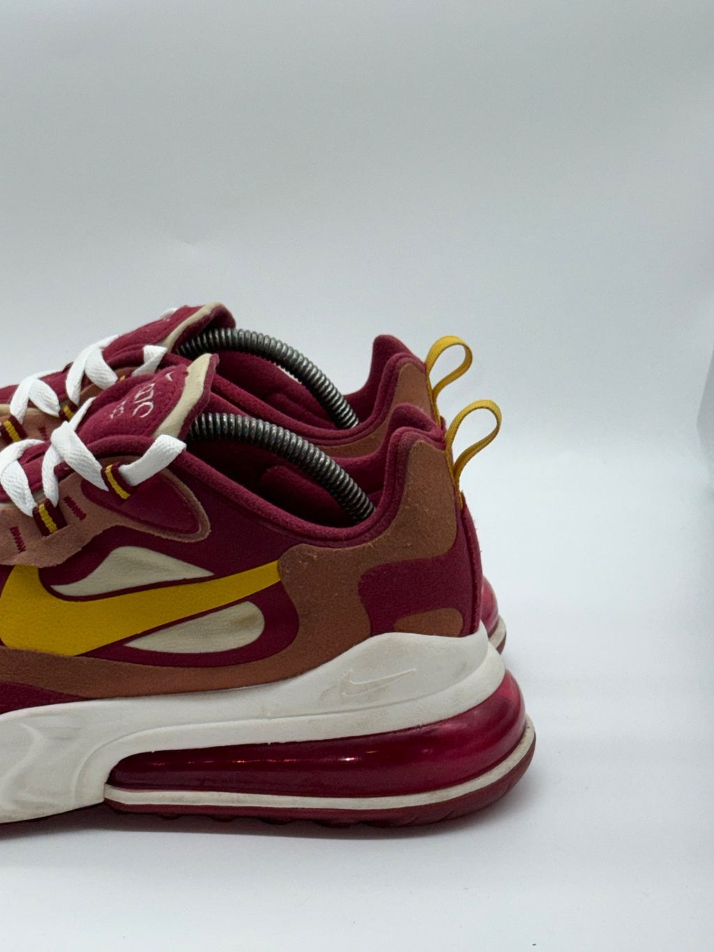 Nike Air Max 270 React Noble Red x Dusty Peach Trainers Men’s UK 9 (AO4971-601)