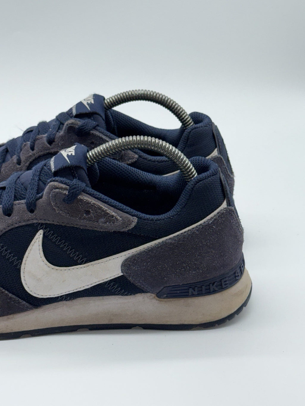 (2023) Nike Venture Runner Midnight Navy Blue White Trainers Size UK 7