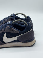 (2023) Nike Venture Runner Midnight Navy Blue White Trainers Size UK 7