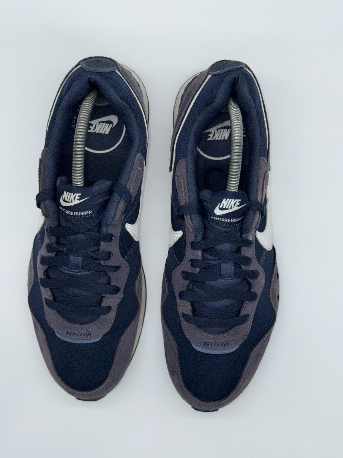 (2022) Nike Venture Runner Navy Blue White Retro Trainers Men’s UK 8.5