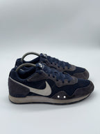 (2023) Nike Venture Runner Midnight Navy Blue White Trainers Size UK 7