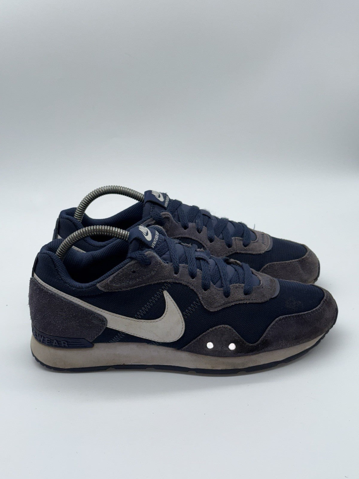 (2023) Nike Venture Runner Midnight Navy Blue White Trainers Size UK 7