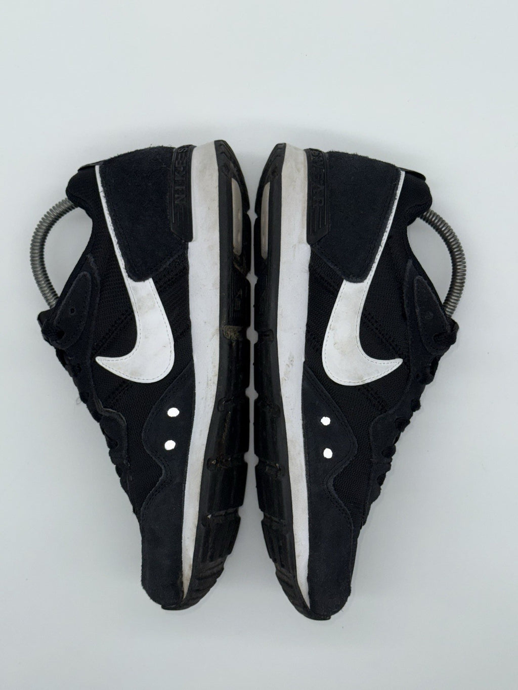 (2021) Nike Venture Runner Black White Suede Retro Trainers UK 7