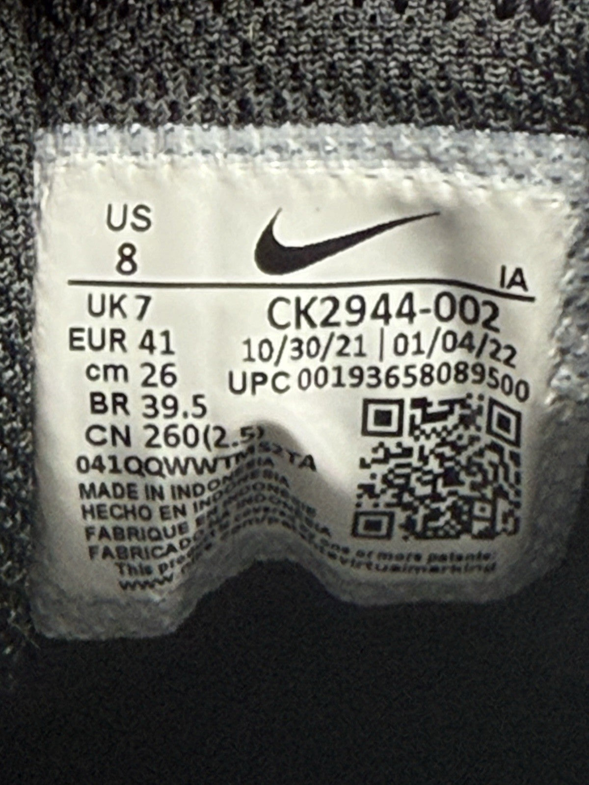 (2021) Nike Venture Runner Black White Suede Retro Trainers UK 7
