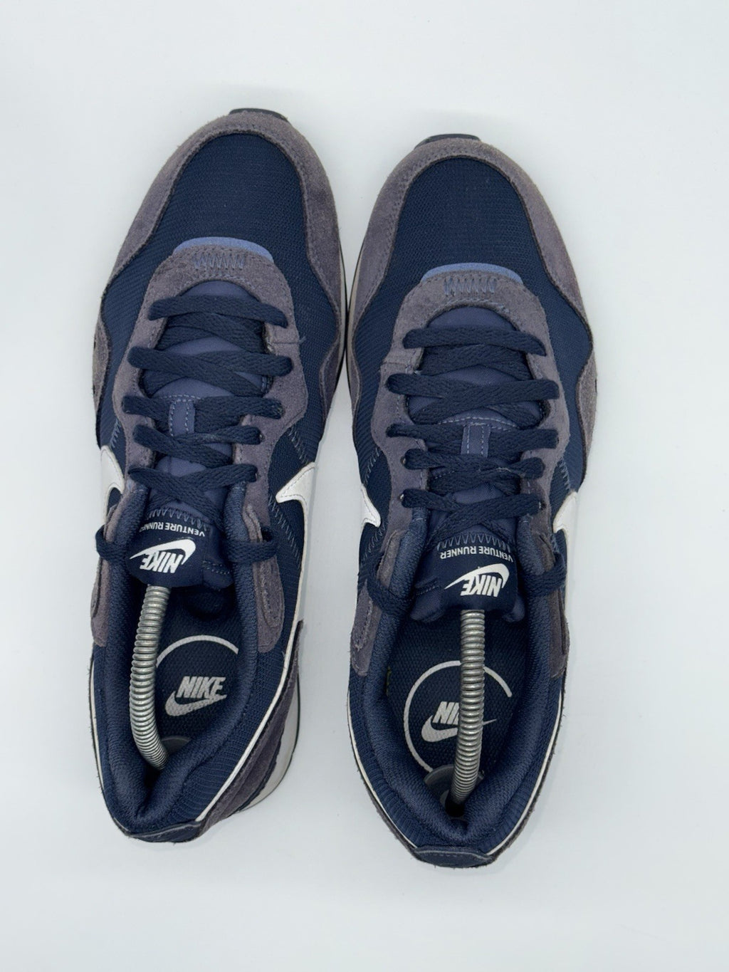 (2022) Nike Venture Runner Navy Blue White Retro Trainers Men’s UK 8.5