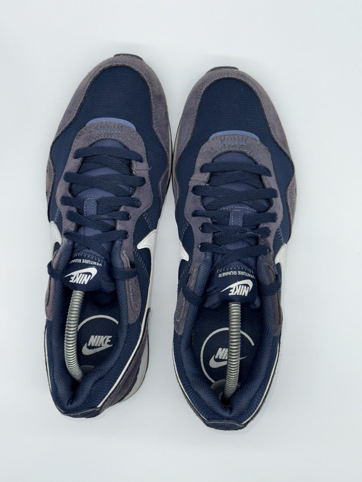 (2022) Nike Venture Runner Navy Blue White Retro Trainers Men’s UK 8.5