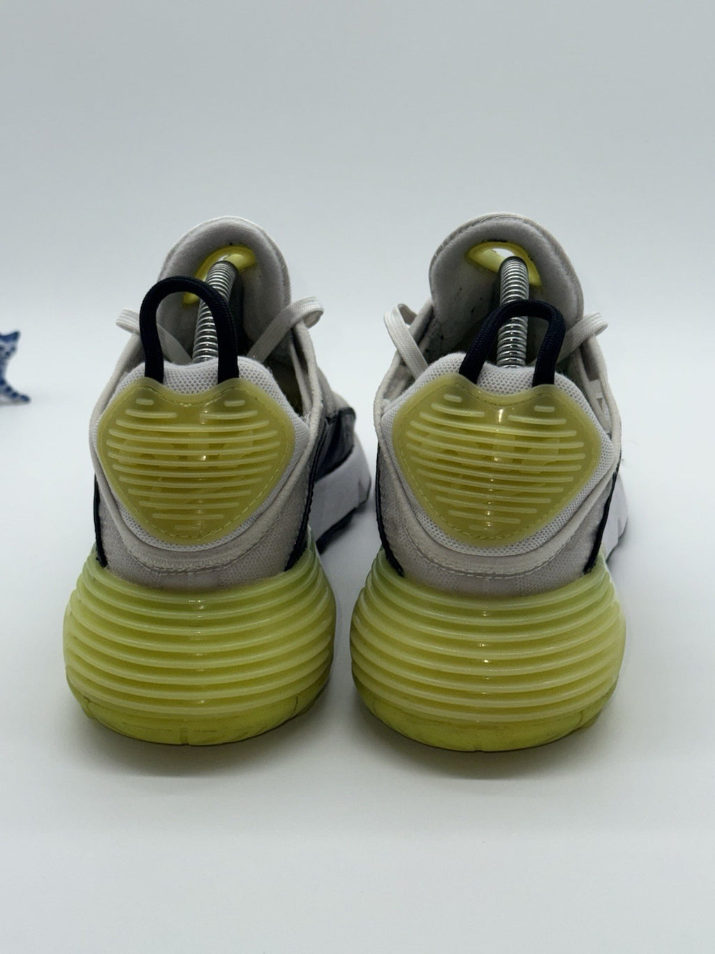 Nike Air Max 2090 White Volt Neon Green Cool Grey UK 6 (CZ7555-100)