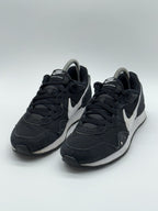 (2021) Nike Venture Runner Black White Suede Retro Trainers UK 7