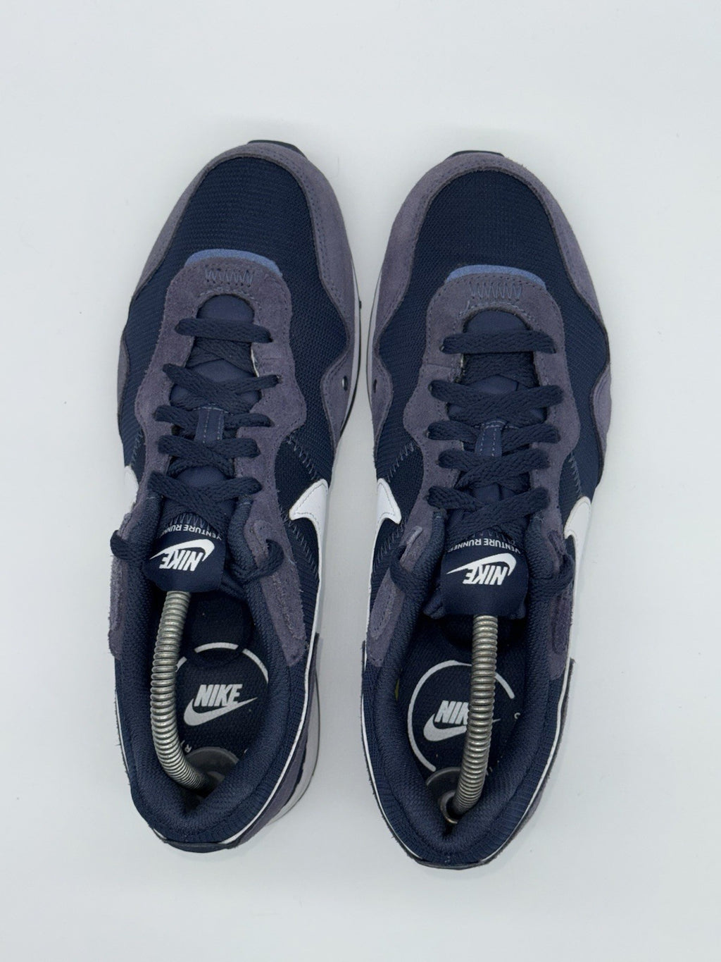 (2022) Nike Venture Runner Navy Blue White Retro Trainers Men’s UK 7.5