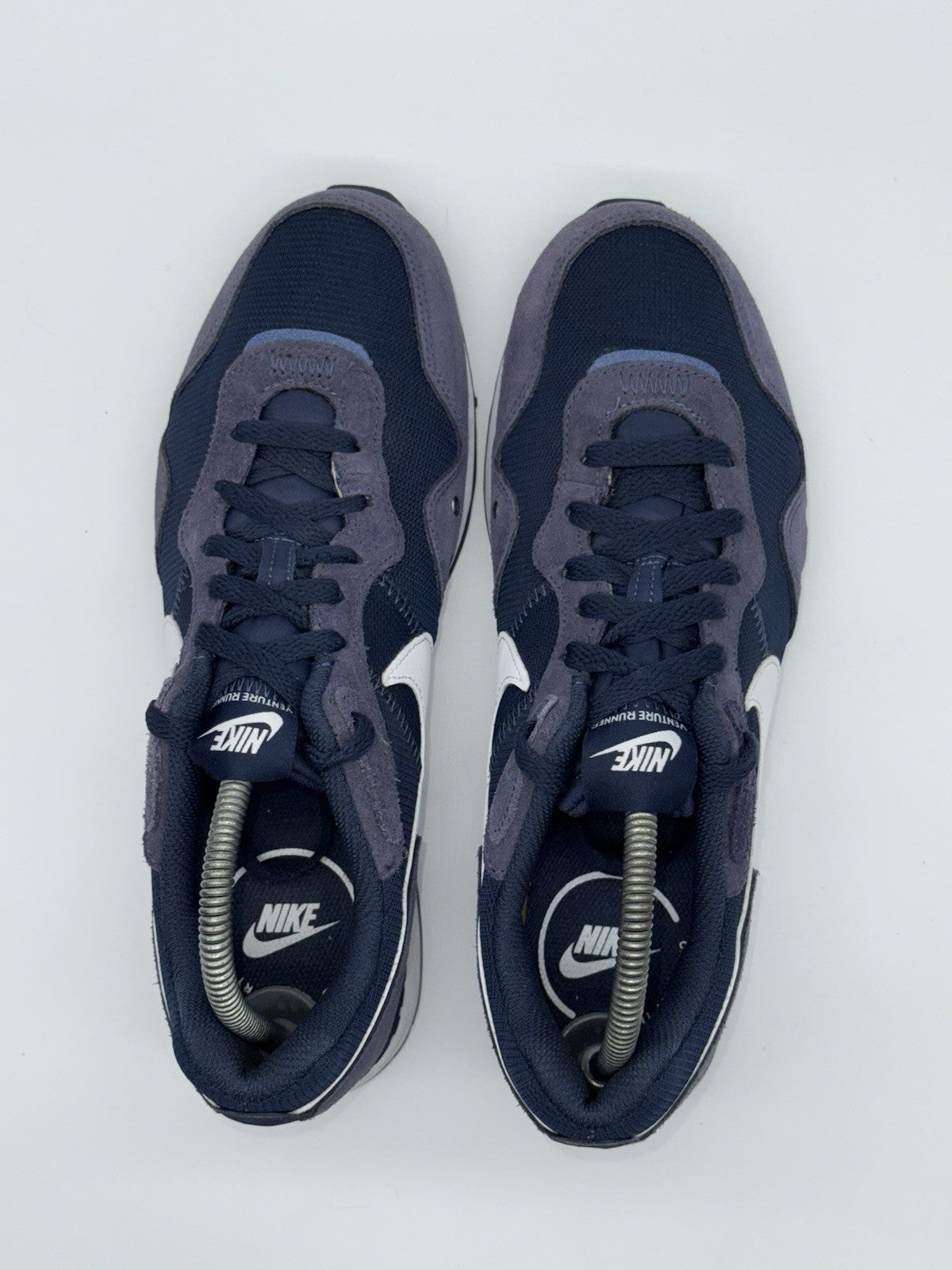 (2022) Nike Venture Runner Navy Blue White Retro Trainers Men’s UK 7.5