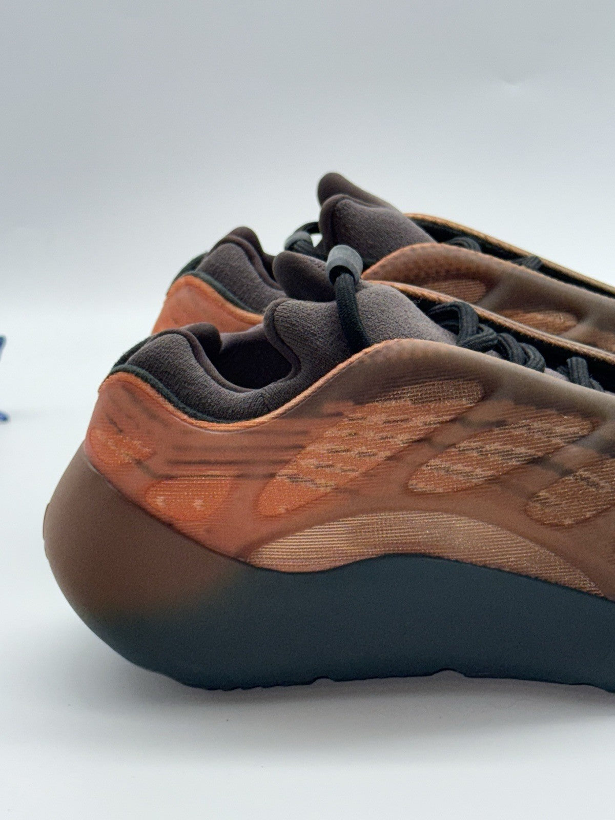 Adidas Yeezy Boost 700 V3 Copper Fade Size UK 6 Brand New Unworn GY4109