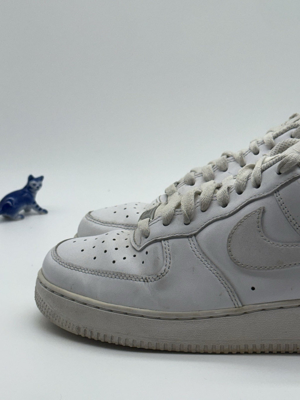 Nike Air Force 1 Low '07 White Trainers Size UK 7