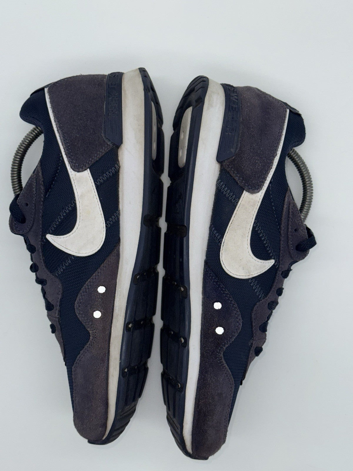 (2022) Nike Venture Runner Navy Blue White Retro Trainers Men’s UK 8.5