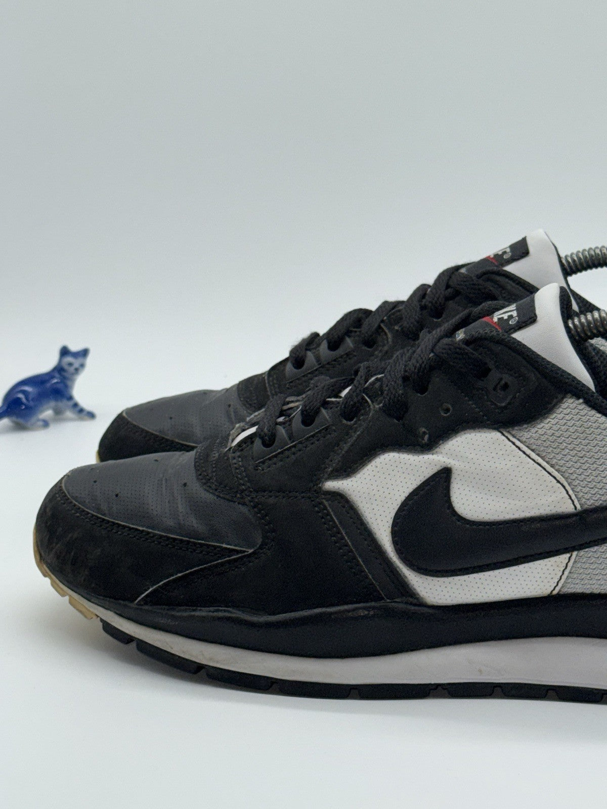 (2008) Men’s Nike Vintage Air Windrunner TR2 Retro Trainers Black & White UK 8