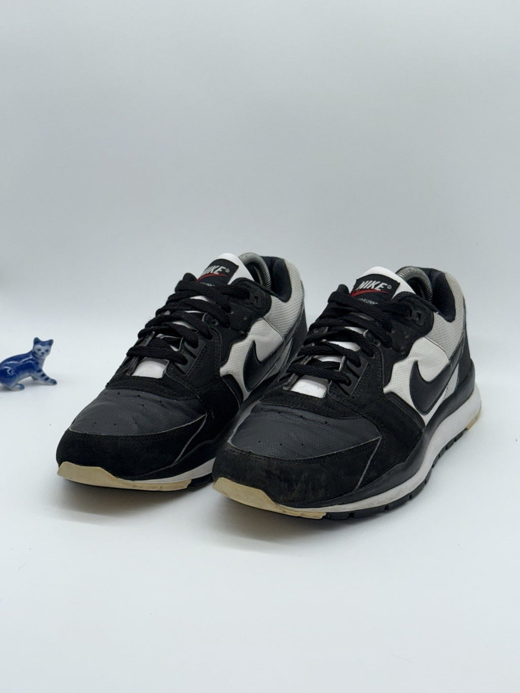 (2008) Men’s Nike Vintage Air Windrunner TR2 Retro Trainers Black & White UK 8