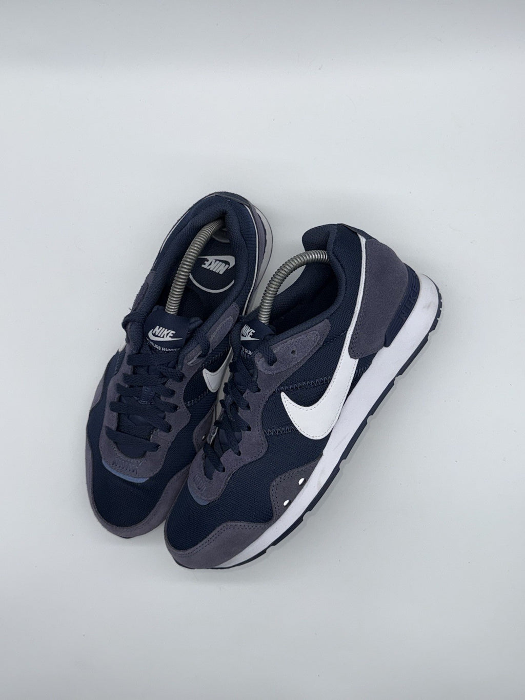 (2022) Nike Venture Runner Navy Blue White Retro Trainers Men’s UK 7.5