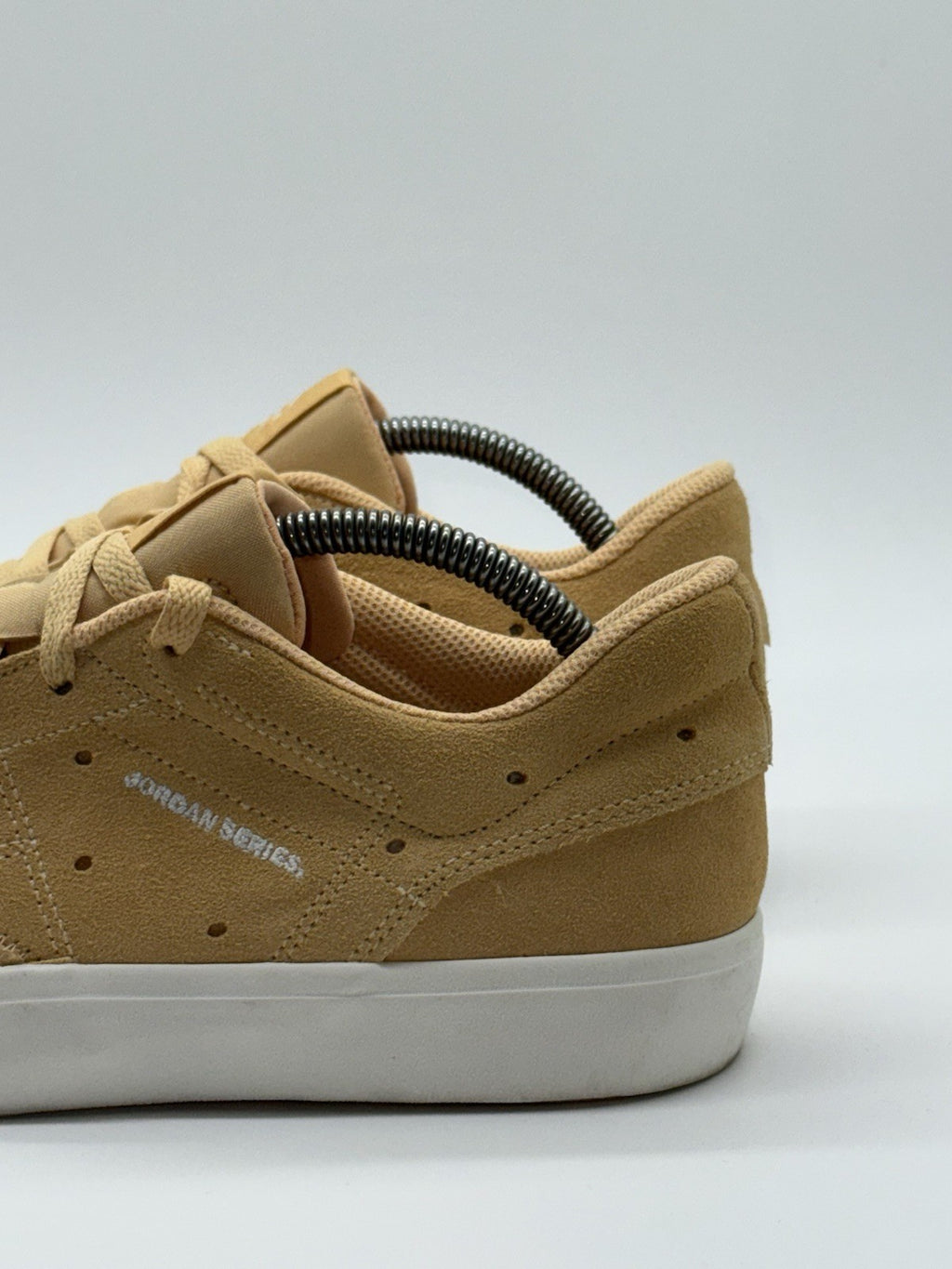 Jordan Series ES Celestial Gold Sail - Size UK 6.5 (DN1856-200)