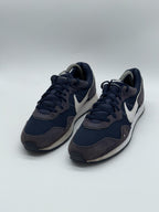 (2022) Nike Venture Runner Navy Blue White Retro Trainers Men’s UK 8.5