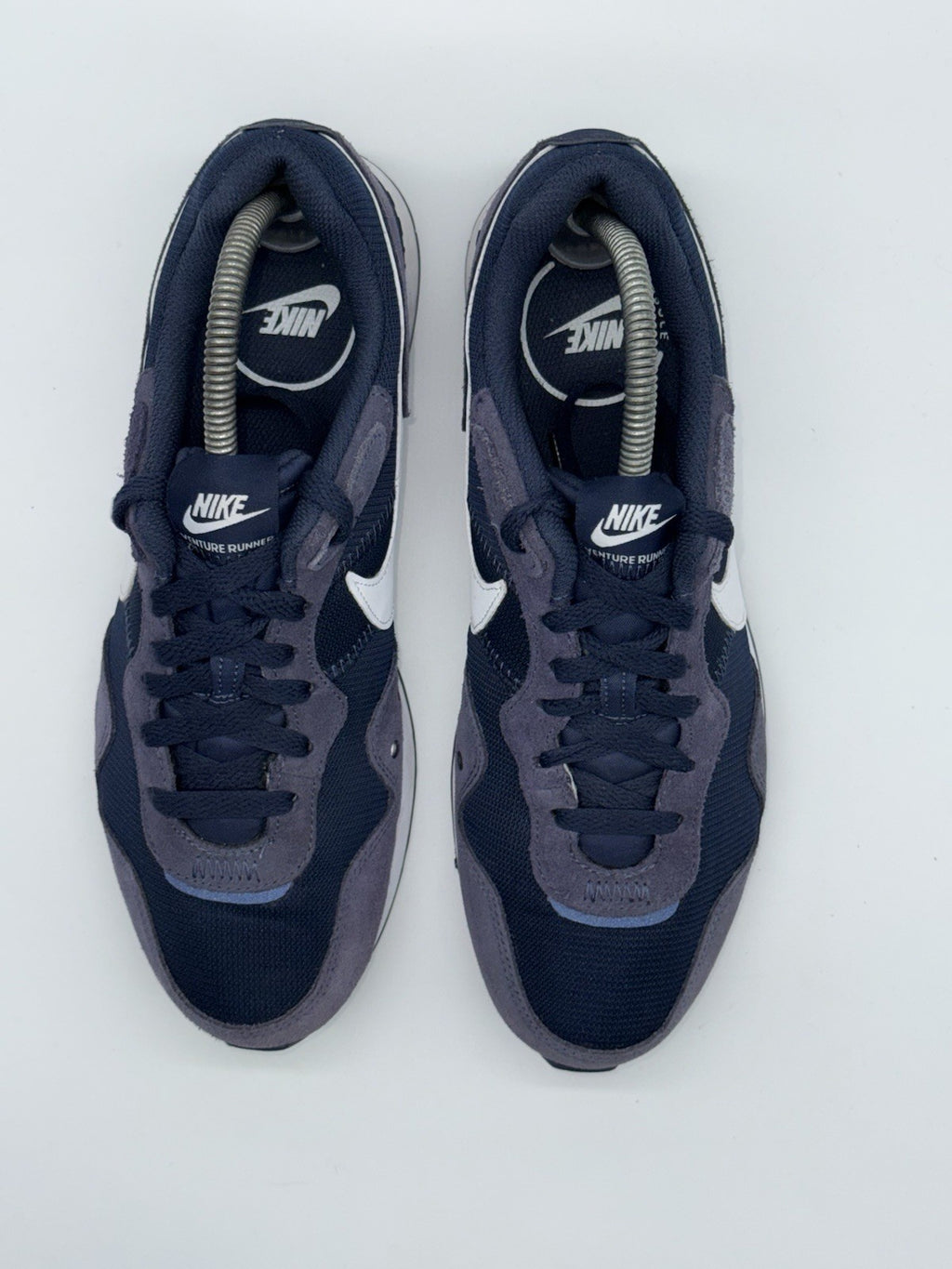 (2022) Nike Venture Runner Navy Blue White Retro Trainers Men’s UK 7.5