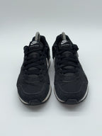 (2021) Nike Venture Runner Black White Suede Retro Trainers UK 7