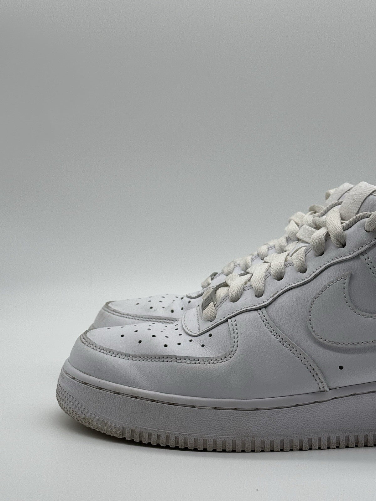 Nike Air Force 1 '07 Low Triple White Size 8 UK