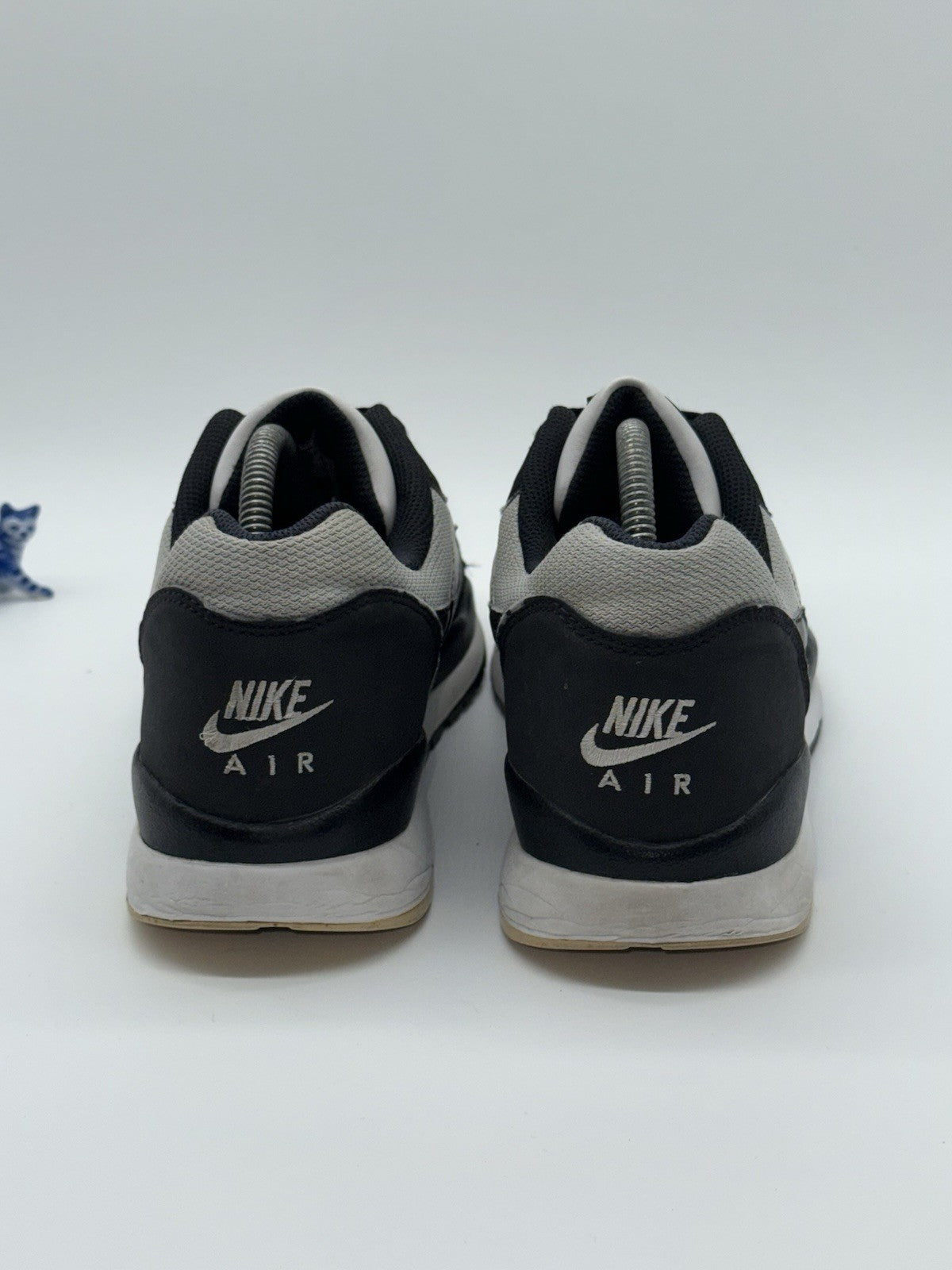 (2008) Men’s Nike Vintage Air Windrunner TR2 Retro Trainers Black & White UK 8